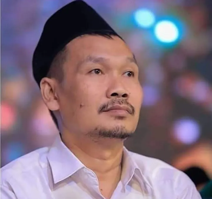 Kata Gus Baha 'Allah Itu Aneh, Tapi Aneh yang Baik' Lantas apa Maksud Perkataannya? Simak Penjelasan Disini.(Instagram.com/@ngajigusbaha)