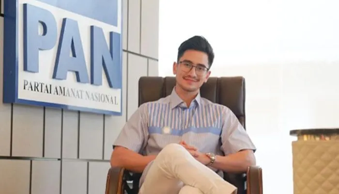 Aktor muda Varrel Bramasta Fadilla Soedjoko atau yang sering disapa Varrel Bramasta dikabarkan mencoba mencalonkan dirinya pada Pemilu 2024.
