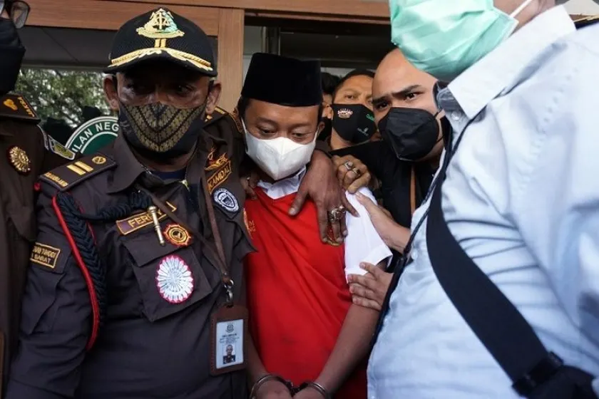 Ketok Palu! Herry Wirawan Perkosa 13 Santri Tetap di Hukum Mati dan Wajib Bayar Uang Rp300 juta!