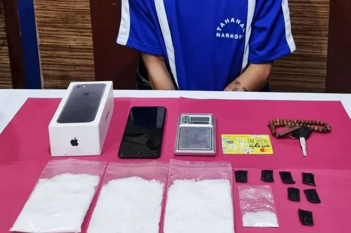 Ketua IPW menyebut bahwa seorang penegak hukum khususnya Polisi tidak boleh terlibat dalam kasus pidana termasuk narkoba.