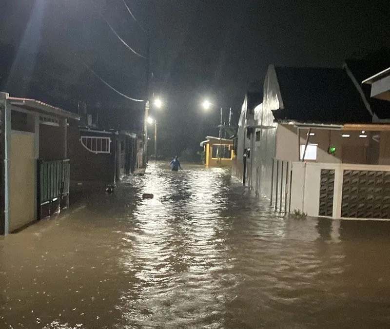 Banjir terjadi di Perumahan Griya Mutiara Kecamatan Mojolaban, Jumat (23/12/2022).