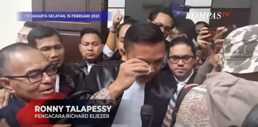 Terpopuler! Tangis Haru Ronny Talapessy Hingga Kamaruddin Simanjuntak Pasca Vonis Richard Eliezer! (Tangkap Layar YouTube KOMPASTV)