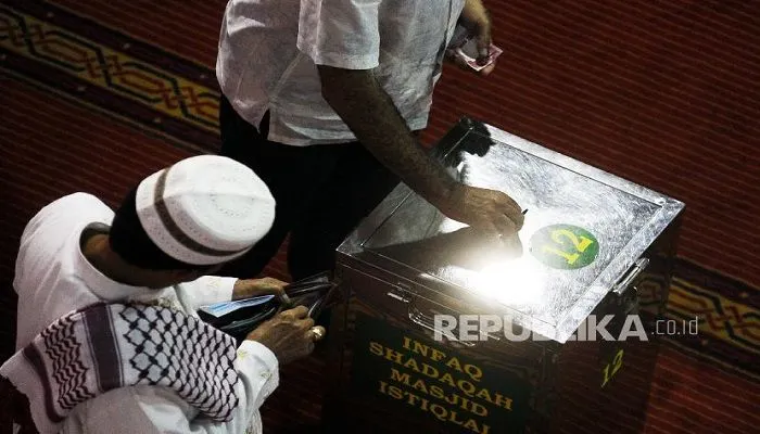 Sudah Hari Jumat, Jangan Ragu untuk Sedekah! Simak Manfaatnya Menurut Ustadz Abdul Somad