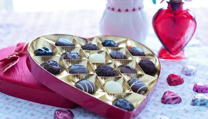 Bolehkah Memberi Coklat di Hari Valentine Menurut Islam? Begini Penjelasannya