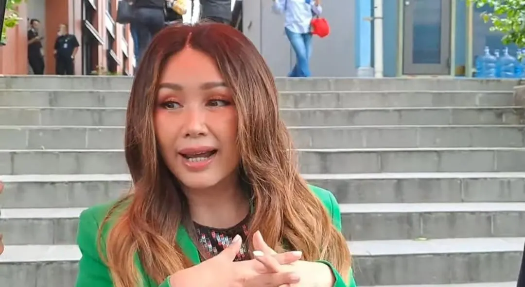 Terlihat Semakin Awet Muda, Terungkap Alasan Titi DJ Lakukan Operasi Plastik