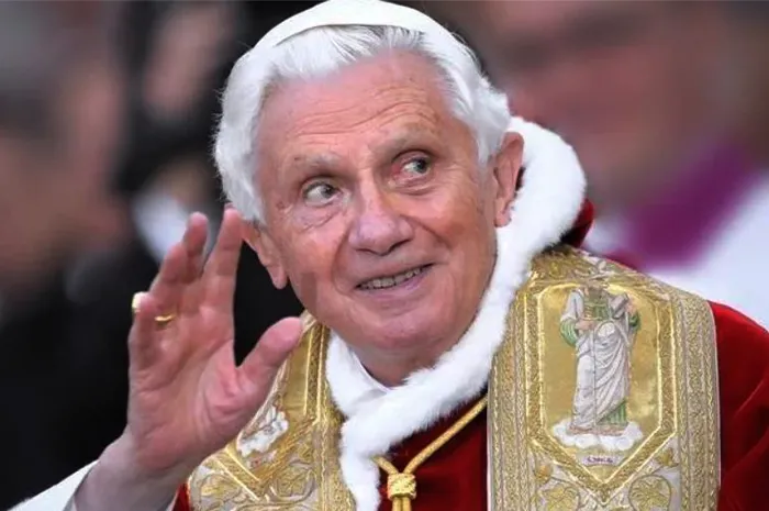 Paus Benediktus XVI meninggal dunia, hampir satu dekade dia mengundurkan diri karena sakit