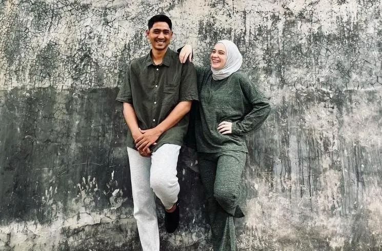 Dikabarkan Tidak Tinggal Satu Rumah, Benarkah Arya Saloka dan Putri Anne Berpisah? 