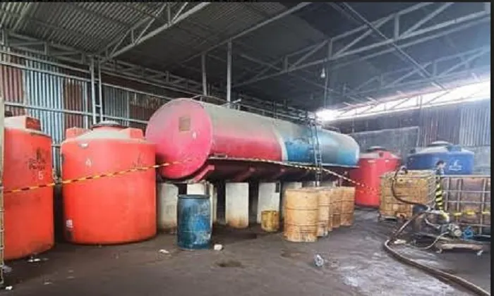 Gudang solar ilegal yang berada dekat rumah AKBP Achiruddin Hasibuan.