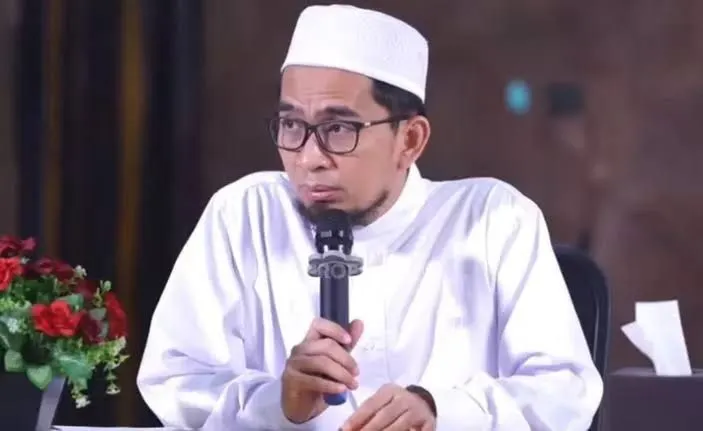 Potret Ustaz Adi Hidayat 
