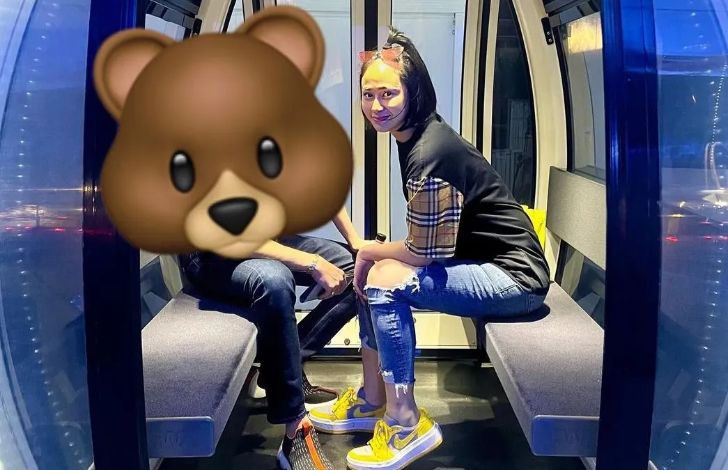Selebgram Denise Chariesta memamerkan pacar barunya berinisial JK, didoakan netizen semoga pacarnya itu bukan suami orang.