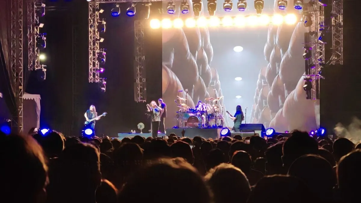 Band progressive metal Amerika Serikat, Dream Theater, siap menaklukkan dunia musik Indonesia dengan tur Top of the World mereka.