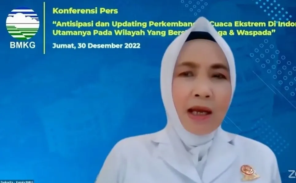 Kepala Badan Meteorologi, Klimatologi, dan Geofisika (BMKG) Dwikorita Karnawati, mengatakan ada perkembangan cuaca untuk wilayah Jawa Barat dan Jawa Tengah akan alami cuaca ekstrem