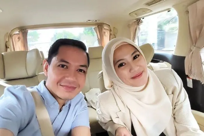Potret kebersamaan Dude Harlino dan Alyssa Subandono atau Icha.