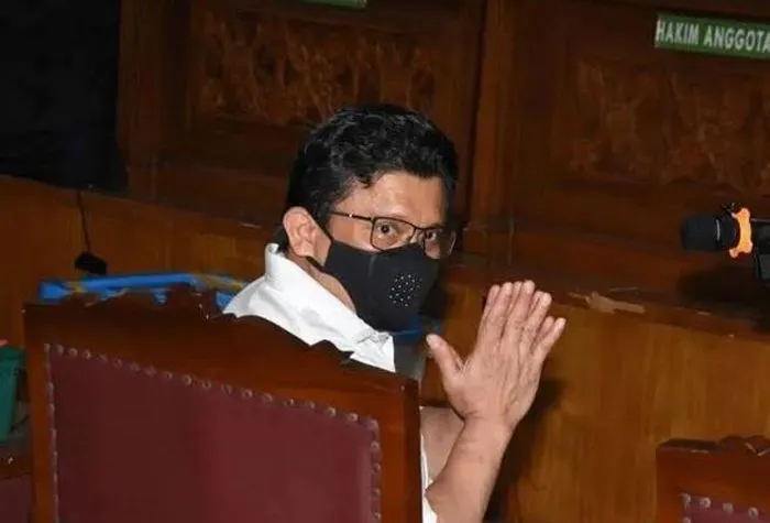 Momen tak berdaya Ferdy sambo di sela sidang tertangkap kamera, gara- gara hal ini