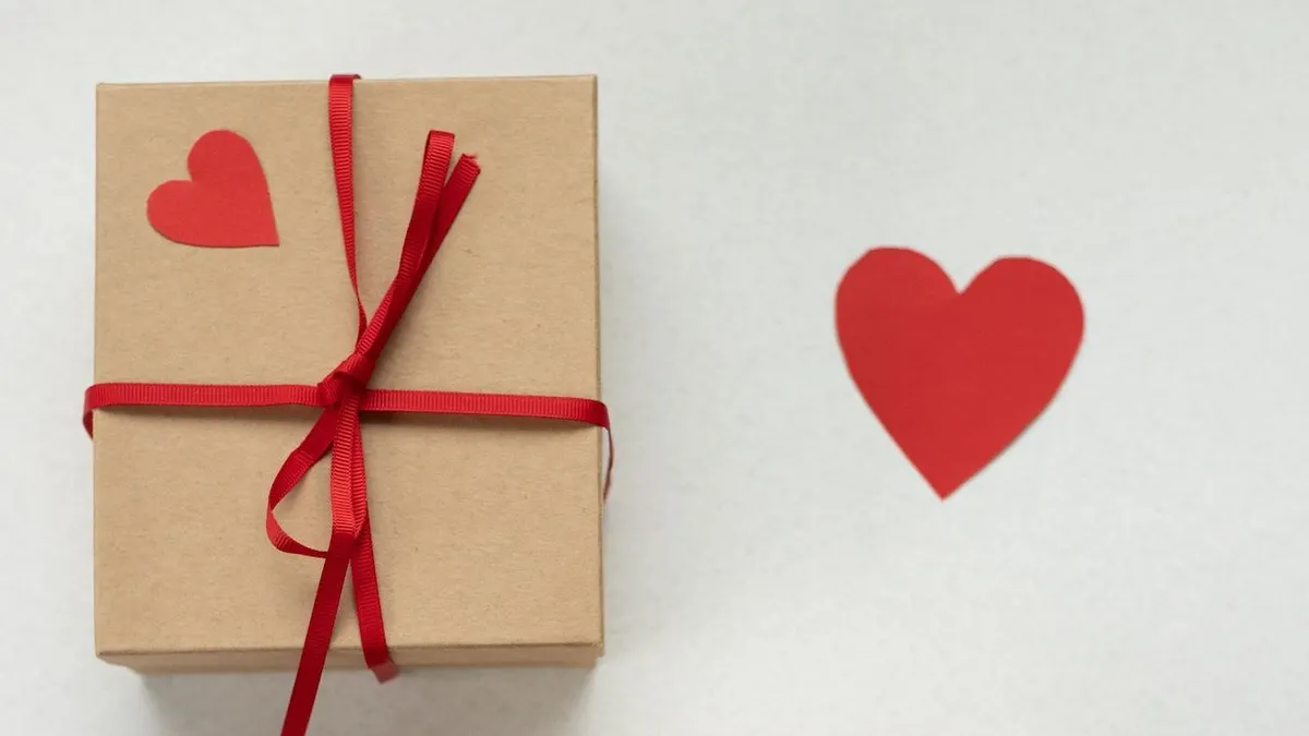 Ilustrasi. Tak Harus Cokelat! Ini 3 Ide Kado Hari Valentine untuk Wanita, Dijamin Nggak Akan Ditolak