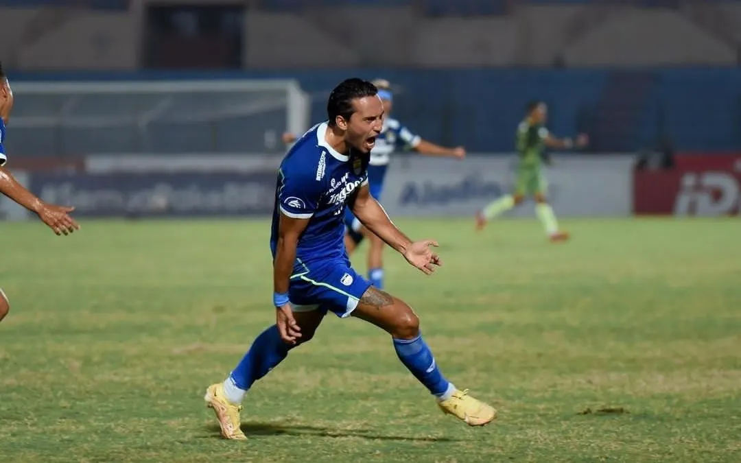 Penentu Kemenangan Persib! Ezra Walian Senang Cetak Gol Pertamanya di Pertandingan Persib Bandung vs Persis