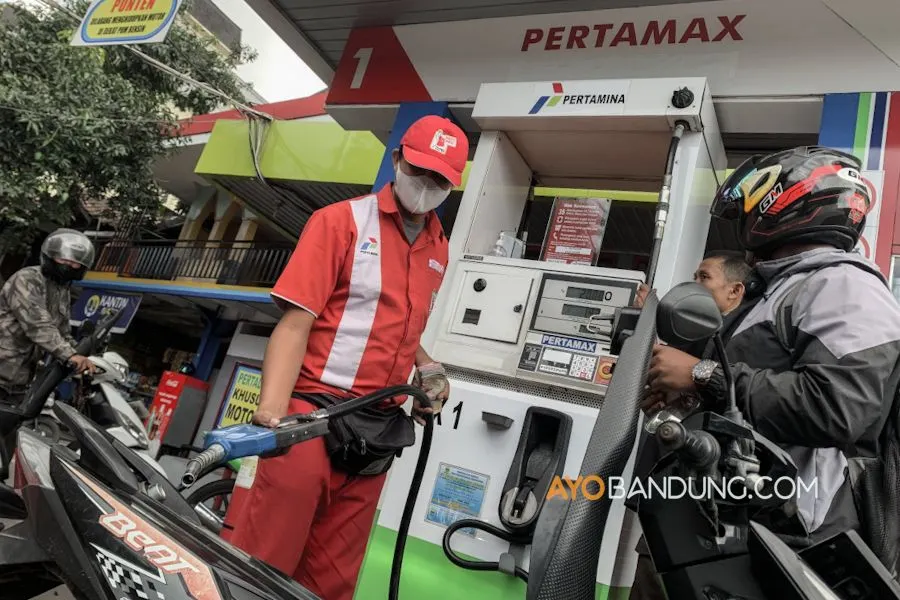 Ilustrasi. Menteri BUMN Erick Thohir umumkan harga Pertamax mengalami penurunan mulai siang ini, Selasa, 3 Januari 2023.