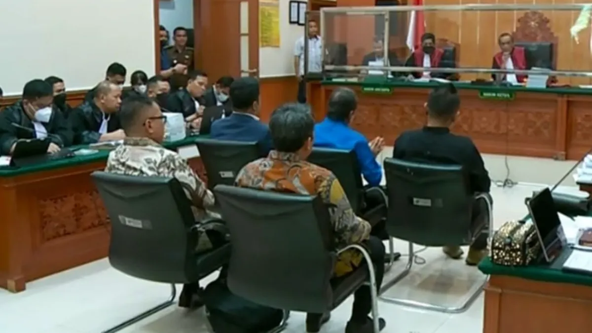 Saksi Meringankan Teddy Minahasa 