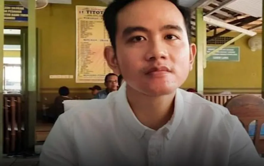 Wali Kota Surakarta Gibran Rakabuming merespons isu dirinya bakal maju di Pilpres 2024.