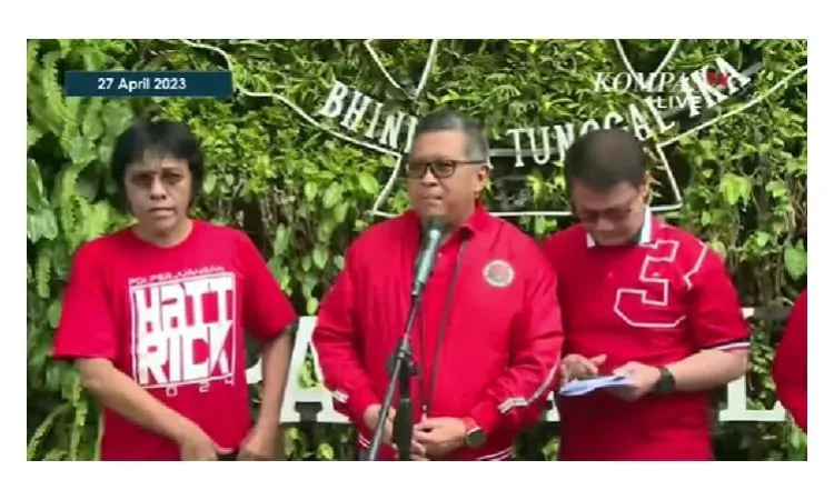 Sekjen PDIP Hasto Kristiyanto menjelaskan kedatangan presiden RI, Joko Widodo ke kediaman Ketum PDIP, Megawati Soekarno Putri.