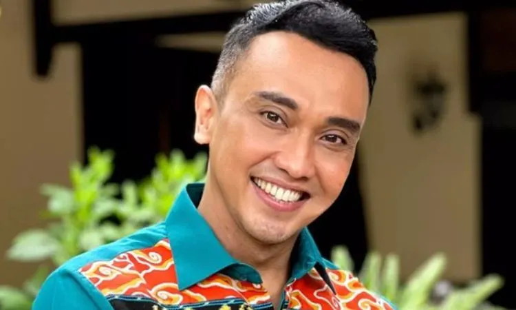 Aiman Witjaksono, dari wartawan kini memantapkan diri untuk masuk ke dunia legislatif.