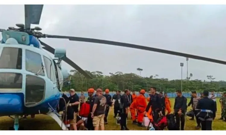 (ilustrasi) Jatuhnya helikopter yang ditumpangi rombongan dari Kapolda Jambi akhirnya dapat dievakuasi dan bertemu kembali dengan keluarga. 