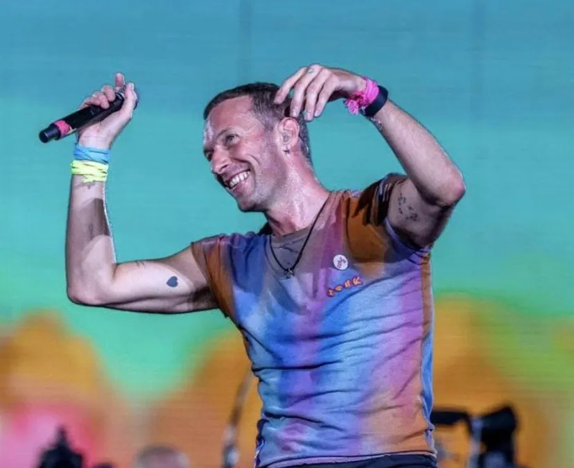 Chris Martin Vokalis Coldplay - Lirik Lagu dan Chord Gitar Sparks - Coldplay: ISSaid I, I Cry I, I Saw Sparks