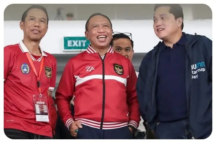 Usai terpilihnya jadi Waketum PSSI, mundurnya Zainudin Amali (tengah) dari jabatan Menpora membuat sebuah pertanyaan besar.