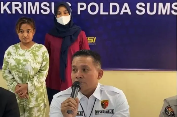 Lina Mukherjee saat dihadirkan dalam keterangan resmi di Polda Sumsel terkait dugaan penistaan agama yang dilakukannya.