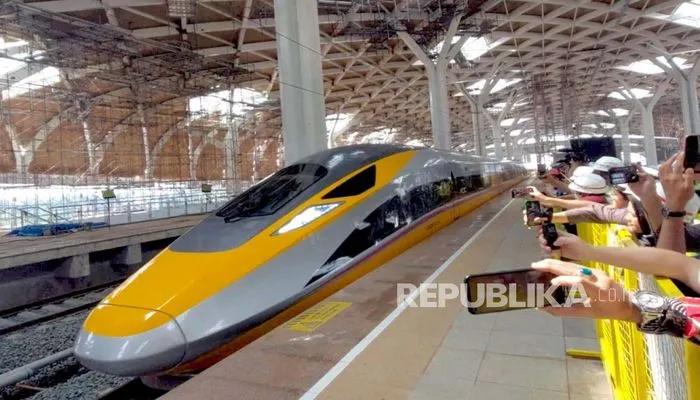 Kereta Cepat Jakarta Bandung (KCJB)