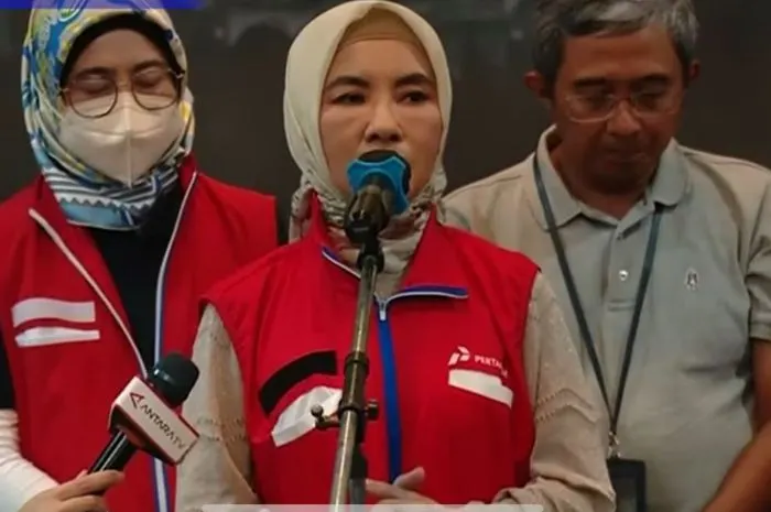 Direktur Utama Pertamina, Nicke Widyawati dalam jumpa pers bahwa pihak pertamina akan bertanggung jawab penuh atas insiden kebakaran yang terjadi dan menelan puluhan korban
