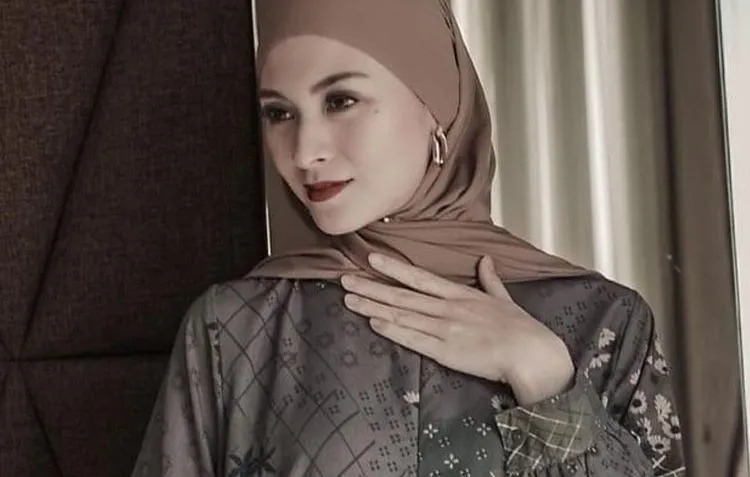 Artis sinetron Donita baru-baru ini mengakui kalau dirinya pernah divonis sakit kista oleh dokter kandungan.