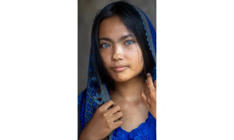 Evi, gadis bermata biru asal Jawa Barat