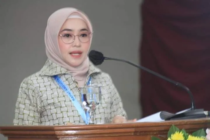 Profil biodata Anis Khairunnisa, anak perempuan dari pimpinan Al Zaitun, Panji Gumilang 