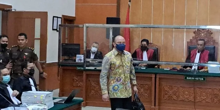 Terdakwa Irjen Pol Teddy Minahasa menjalani sidang di PN Jakarta Barat.