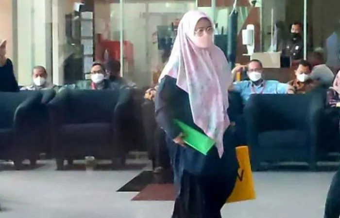 Adrias, Istri Sekda Riau SF Hariyanto