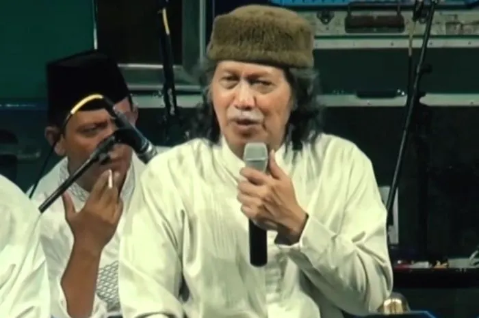 Kabar melegakan dari Cak Nun usai dilarikan ke rumah sakit akibat pendarahan otak, kondisi kesehatanya kini berangsur membaik.