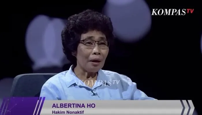 Hakim Non Aktif Albertina Ho Saat Diwawancari Terkait Vonis Mati Ferdy Sambo
