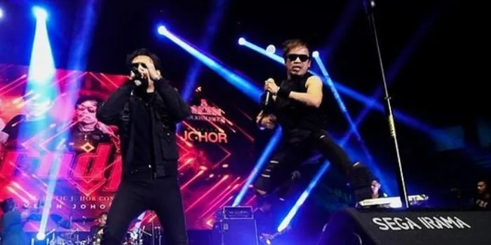 Ian Kasela dan grup band Radja saat tampil di Johor, Malaysia