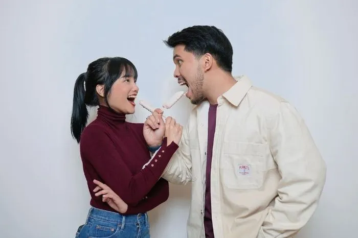 Terkuak sudah alasan putusnya hubungan percintaan antara Fuji dan Thariq Halilintar, tepis adanya orang ketiga dalam hubungan.