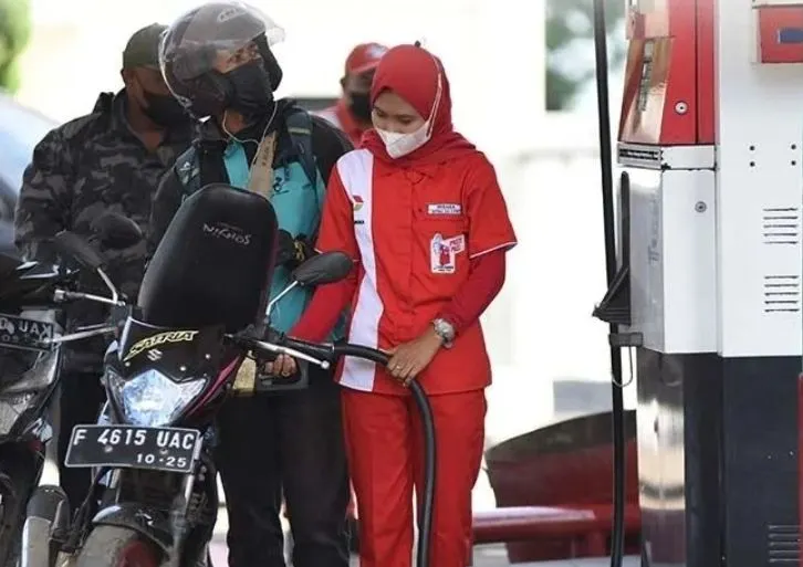 5 tanda utama yang menunjukkan motor Anda boros bensin, serta beberapa tips berguna untuk mengatasi masalah ini.