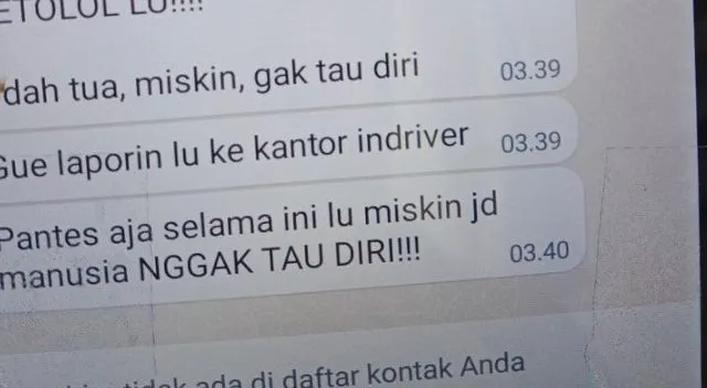 Heboh chat WhatsApp (WA) dari seorang oknum penumpang ojek online (ojol) yang menghina driver ojeknya.