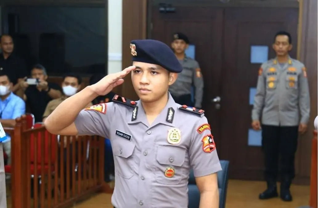 Richard Eliezer, karirnya di Polri masih bisa dipertahankan usai menjalani sidang kode etik pada Rabu, 22 Februari 2023.