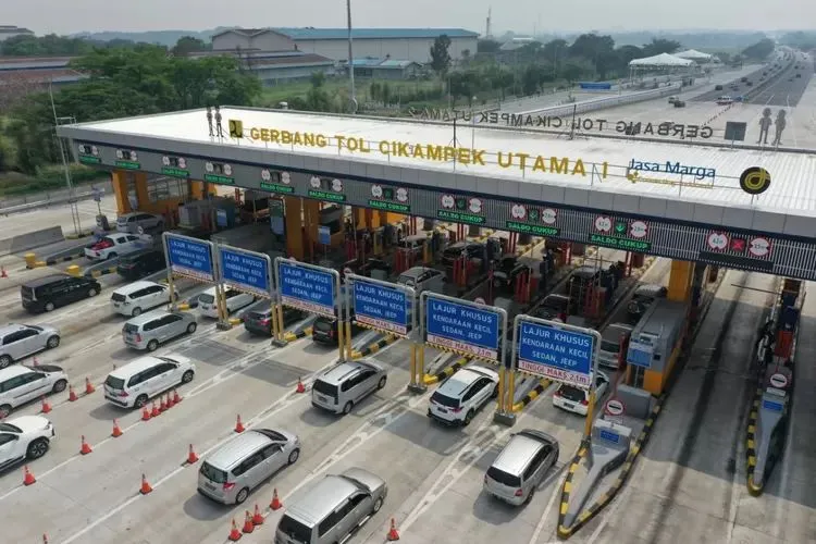 Ilustrasi: Gerbang tol Cikampek Utama 