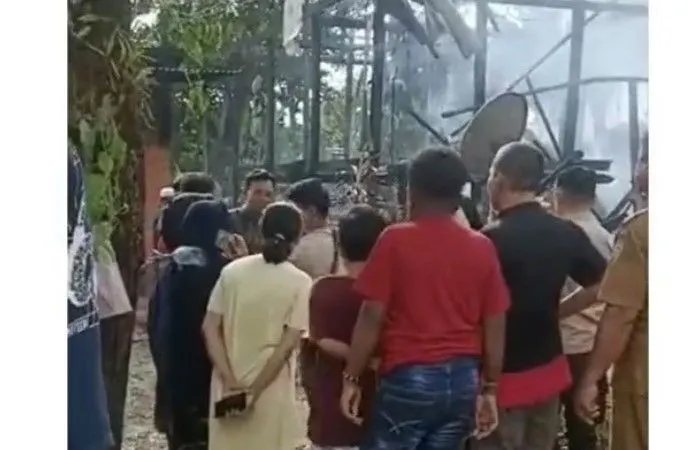Rumah Tukang Becak di Barru Kota Sulsel Habis Terbakar
