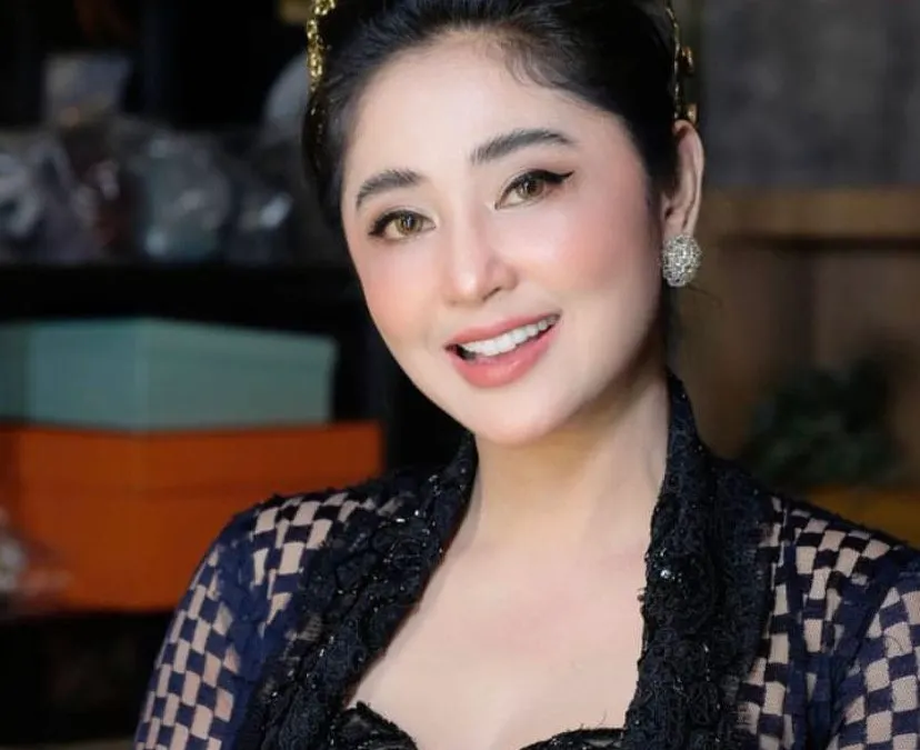 Dewi Perssik