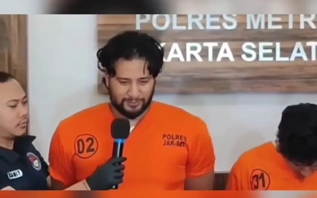 Ammar Zoni saat jumpa pers usai ditangkap atas kasus narkoba