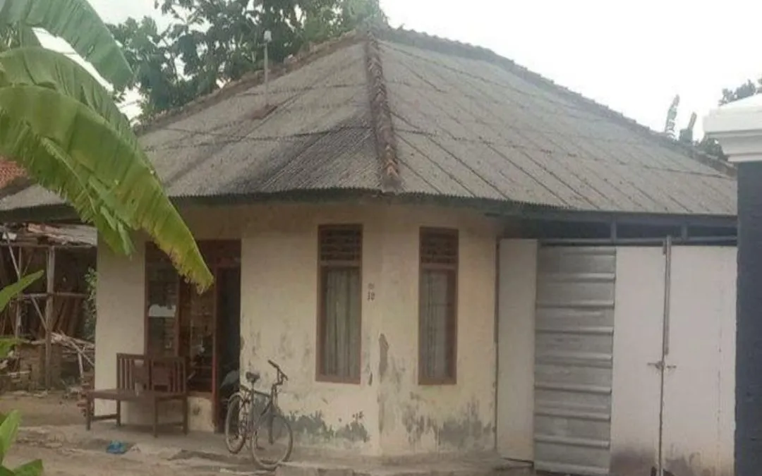 Salah satu rumah yang alamatnya dijadikan alamat perusahaan pemenang tender perbaikan ruas jalan rusak di Lampung. (Foto:TribunLampung/Hurri Agusto via Kompas)