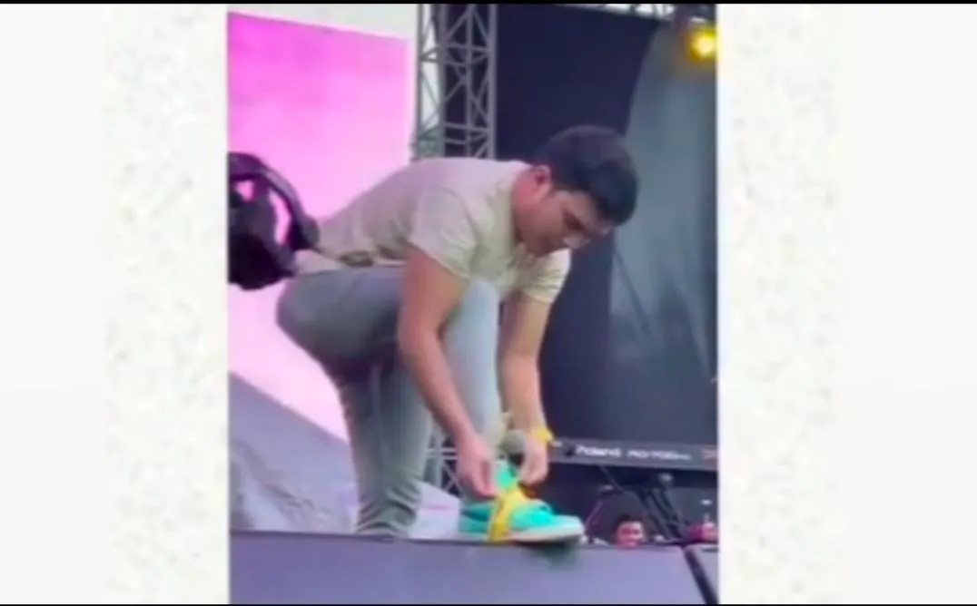 Potret Aldi Taher Gunakan Sepatu Jebol