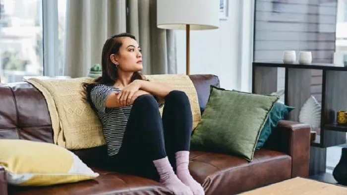 Overthinking&nbsp;dalah kecenderungan yang sudah biasa terjadi pada banyak orang. Namun ada juga orang yang memiliki tanda dapat mengendalikan overthinking.